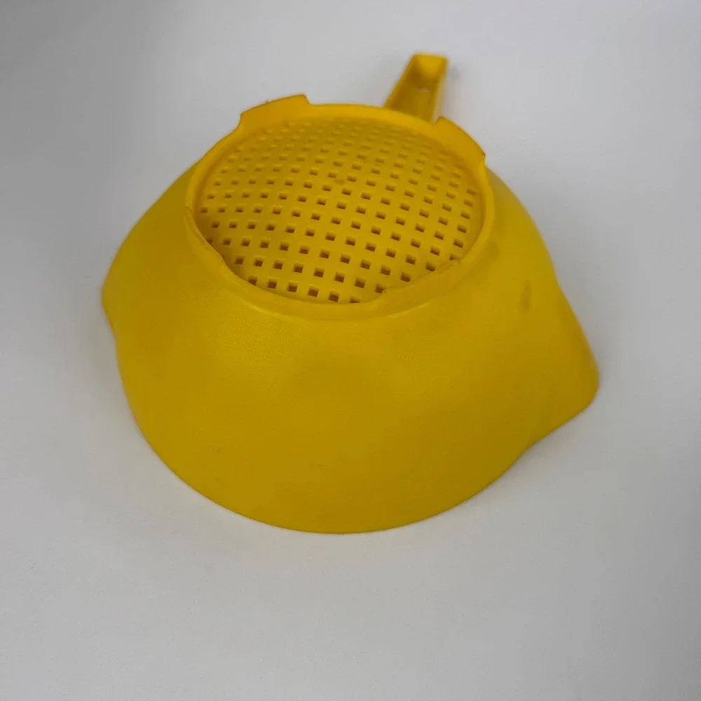 Vintage‎ Tupperware Yellow Colander Strainer with Handle and Pour Spouts 1529-4